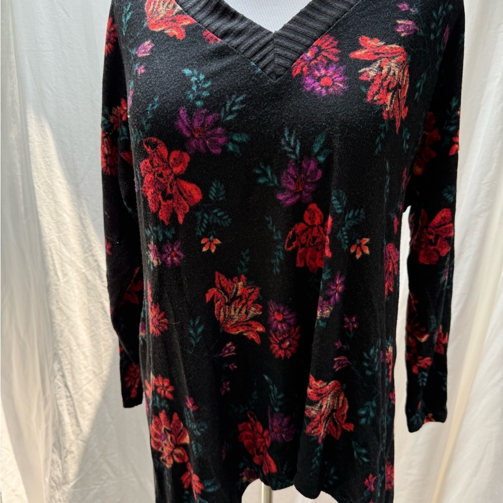 Soft knit Floral V-Neck Sweater from torrid